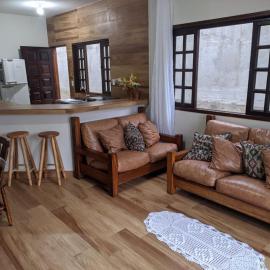 Linda acomodação a poucos metros da praia, hotel in Caraguatatuba