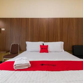 RedDoorz Plus near Ramayana Pematangsiantar