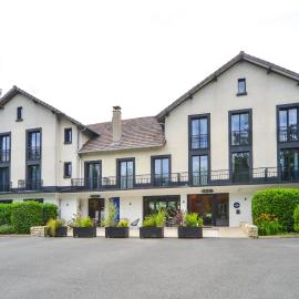 Logis - Hotel et Restaurant La Mire, hotel in Vierzon