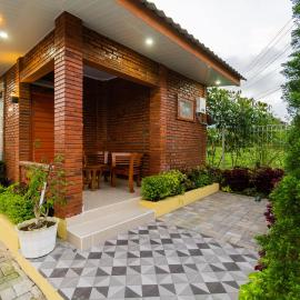 RedDoorz @ Aldos Villa Silangit, hotel a Siborongborong
