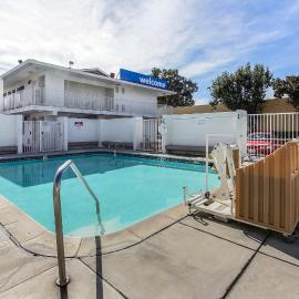Super 8 by Wyndham Santa Clara, hotelli kohteessa Santa Clara