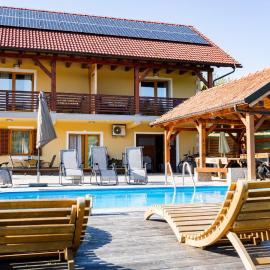 Lahinja & Kolpa river apartments, hotel din Metlika