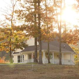 Stonehill Cottages، فندق في مينا