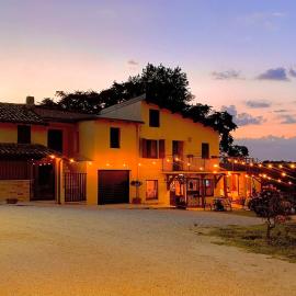 Massignano में, होटल Chiaraluce Country House