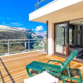 Penthouse 3-bedroom apartment, mountain views, large terrasse, piste access
