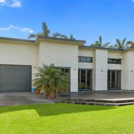 Tutukaka Treat - Wellingtons Bay Holiday Home, hotel in Tutukaka