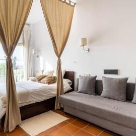 GINVA - Apartahotel El Rocio-Doñana – hotel w mieście El Rocío
