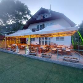 Attila's Guest House، فندق في بوداورس
