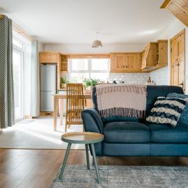 Modern self catering apartment, Miltown Malbay โรงแรมในมิลทาวน์ มาลเบย์