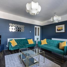 Boutique family apartment in celebrity village.