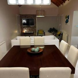 Casa Conesa, cálida súper confortable hasta 7 personas, hotel en Esquel