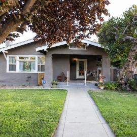 738 E Yale