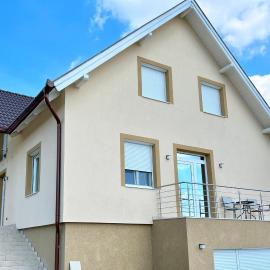 Panoráma Apartman Mogyoród, מלון במוגיורוד