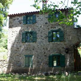 Gite du grand cèdre, מלון בCampÃ´me