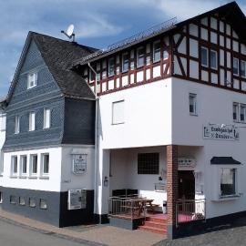 Landgasthof Steuber - Hotel garni, hotel em Bromskirchen