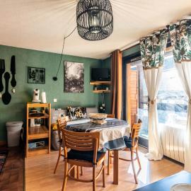 Pied des pistes - Balcon - Chiens bienvenus, hotel in Saint-Jean-d'Aulps