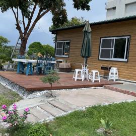 海邊名人50電梯民宿 專屬停車場: Hualien şehrinde bir otel