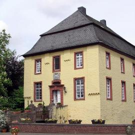 Charmante Ferienwohnungen auf Reitstall Wasserburg Anstel - ein Ort zum Wohlfühlen und Entspannen, hotell i Rommerskirchen