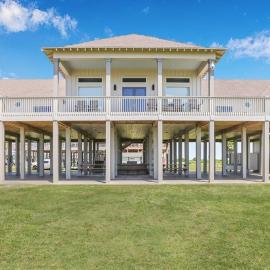 Sandy Orchid Lodge Home, hotel in Crystal Beach