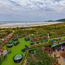Grajagan Surf Resort, hotel a Ilha do Mel