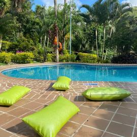 Finca Villa Chalet Del Rio Cali Farm Villa Chalet Cali River, hótel í Cali