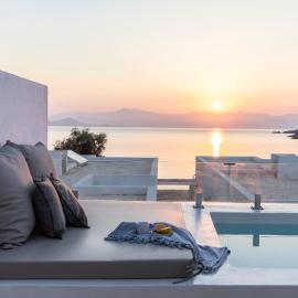 Citadela Paros Molos - Beachfront Maisonette with Plunge Pool, hotel din Molos Parou