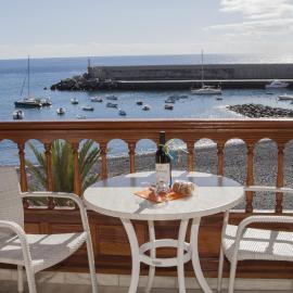 Apartamentos Tapahuga, hotel in Playa de Santiago