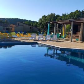 Village Bord de Ciel, hotel em Caylus