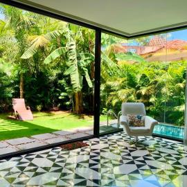 Casa Mahua, Anjuna Vagator near Beach, with Pvt pool & Garden, Hotel in Vagator