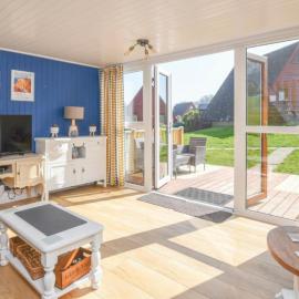 Foxes Sea Side Retreat Deluxe Chalet is a lovely holiday home tucked away on the Kent Coast, hotel u gradu 'Kingsdown'