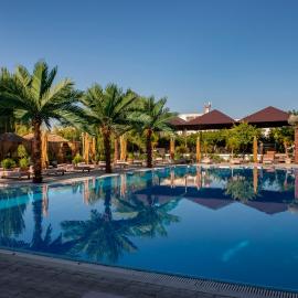 Cross Resort Hotel, хотел в Ереван