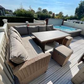 Cottontail Lodge - Hot tub - Pet Friendly, hotel in South Cerney
