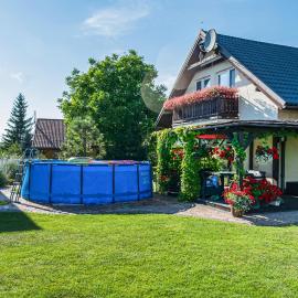 2 Bedroom Amazing Home In Ploskinia, hotel in Płoskinia
