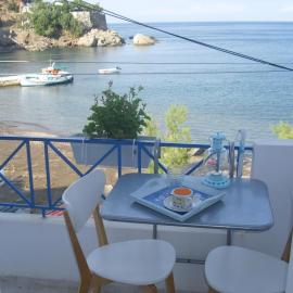 Alkistis Cozy By The Beach Apt In Ikaria Island, Therma 1st Floor