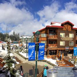 Cornerstone Lodge by Park Vacation Management, ξενοδοχείο σε Fernie