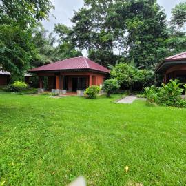 Big Foot Safari Lodge, hotel v destinaci Wli Afegame