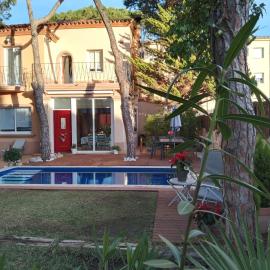 VILLA BELLA ESTANÇA, hotel in Castelldefels