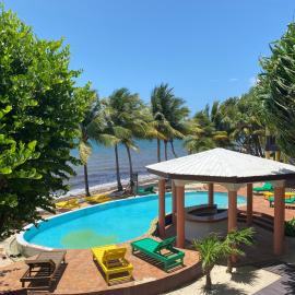 Tranquility Beach Suites, hotel in Placencia