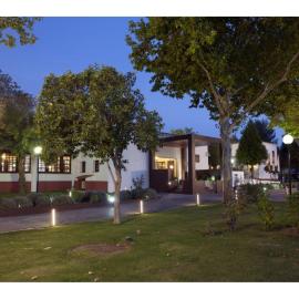 Parador de Albacete، فندق في البسيط