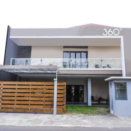 360° Guest House, hotel in Purwokerto
