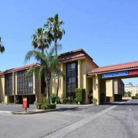Viesnīca California Inn and Suites Bakersfield pilsētā Beikersfīlda