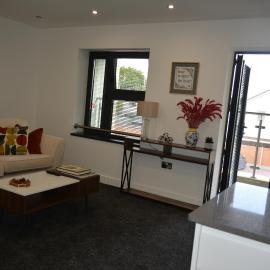 Cozy & Bright 2-Bedroom Apartment with Large Balcony and Free Parking, Hotel in Oxford