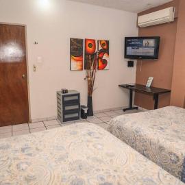 Departamento D centrico 2 camas Tv Ac wifi cocina parking, hotel en Ciudad Valles