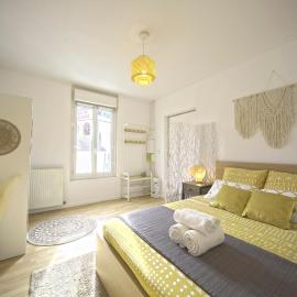L'Eldorado - By BEST KEYS - Idéal Pros, Couple & Famille - 1 Chambre et 1 Canapé-Lit Convertible - Cosy & Confort - Centre Ville - Netflix & WiFi Fibre - Machine à Café Nespresso - Check-in Autonome - Parking Facile & Gratuit