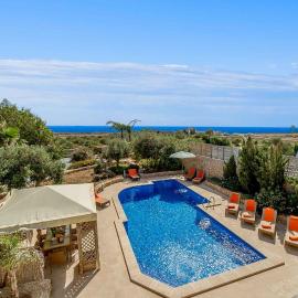 The Almonds Luxury Villa, hotel in San Lawrenz