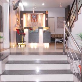 Hotel Royal Residency Executive, hotel sa Miraj