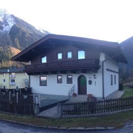 Landhaus Vier Jahreszeiten, hotelli kohteessa Krimml