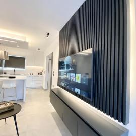 Seafront Apartment by C2C Architects, hotel in Kalívia Thorikoú