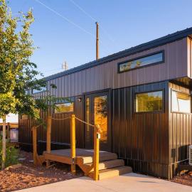 Zion Tiny Home, Private Hot Tub, Near Trails