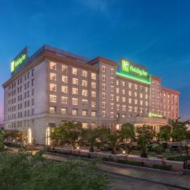 Holiday Inn Foshan Nanhai Central by IHG, hotel in Foshan